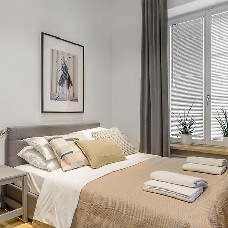 P&o Serviced Warecka Street Apartment Warschau